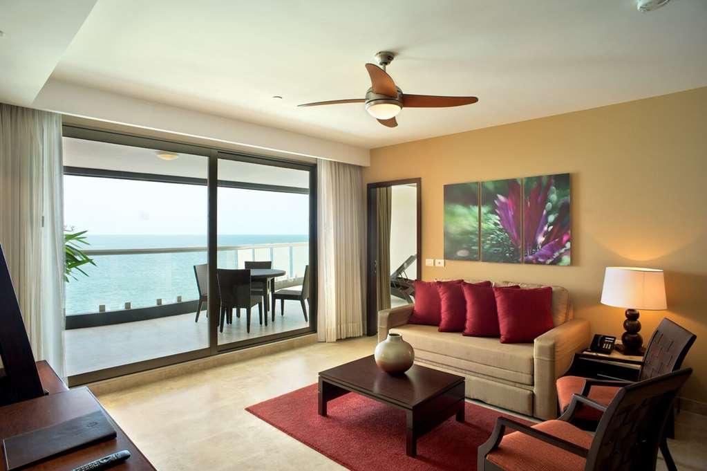 Sunset Plaza Beach Resort Puerto Vallarta All Inclusive Room photo
